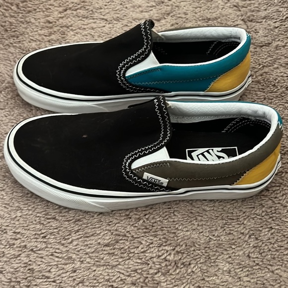 Zig Zag Multi/ True White Slip On Vans - Picture 2 of 4
